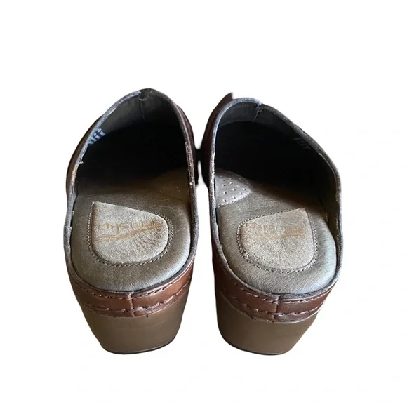 DANSKO Women's Clogs Sz 38 SHYANNE Brown Slip On Cut Out Stud Design Mules Shoes - Picture 4 of 5